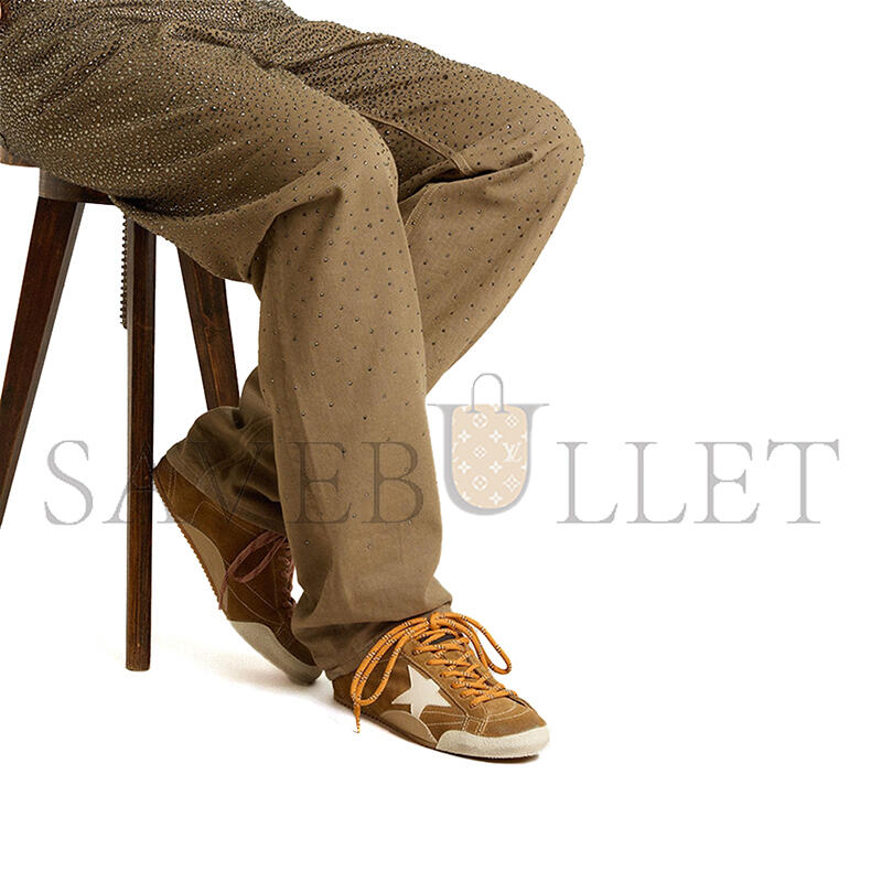 GOLDEN GOOSE WOMEN'S TRUE-STAR IN TOBACCO-COLORED SUEDE WITH WHITE STAR AND PLATINUM HEEL TAB GWF00922